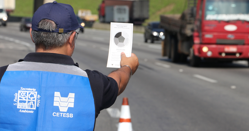 Você está visualizando atualmente Megaoperação contra fumaça preta multa 731 veículos diesel