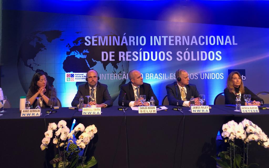 Você está visualizando atualmente CETESB participa de seminário internacional de resíduos sólidos