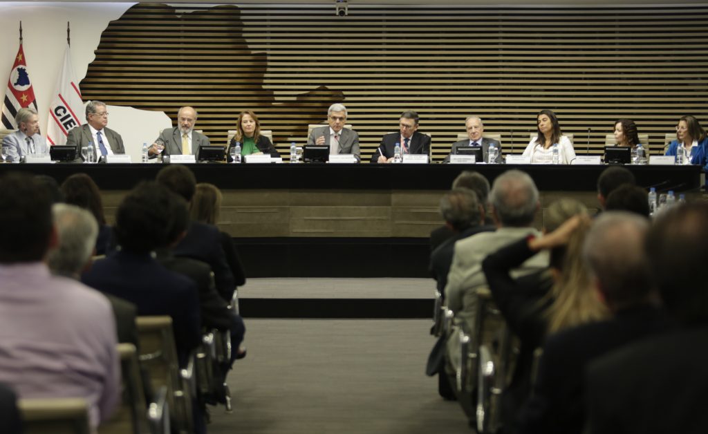 Patrícia Iglecias na reunião do Cosema, da Fiesp