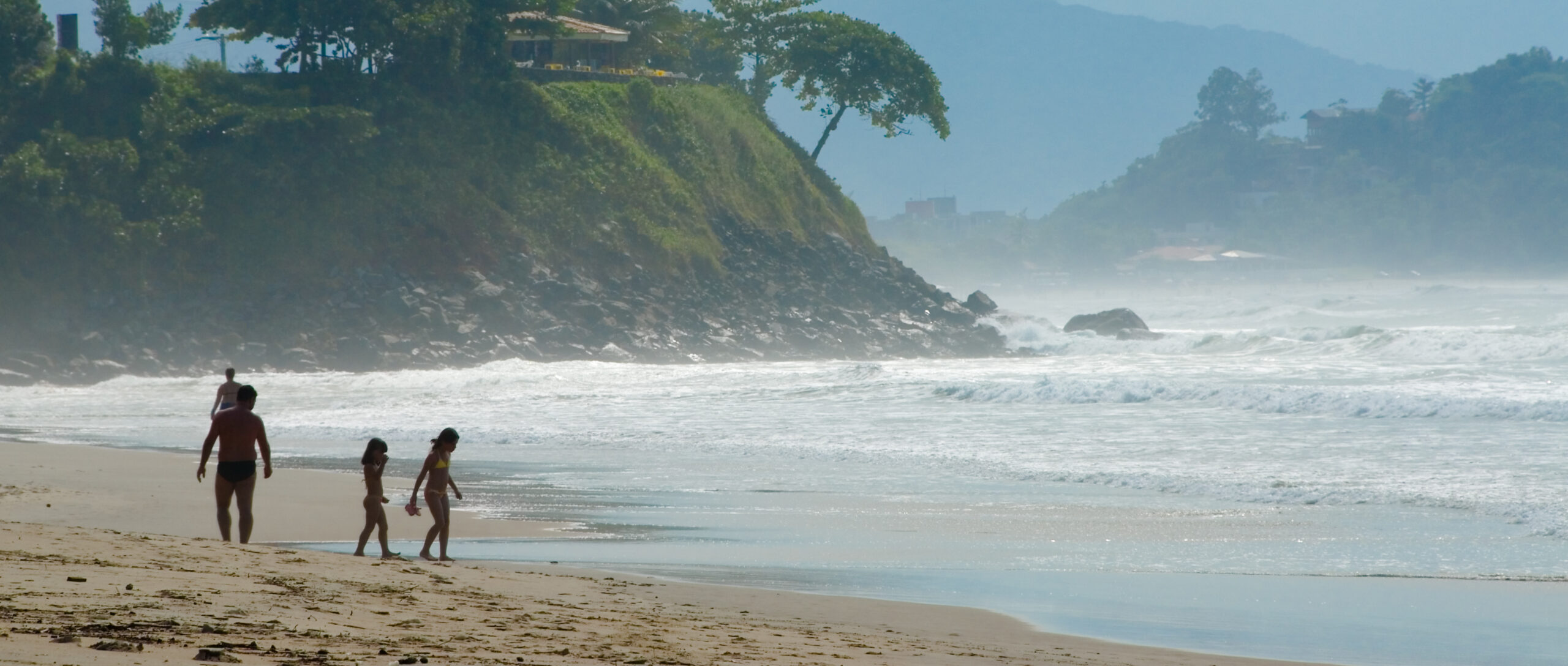 Você está visualizando atualmente Maioria das praias no litoral paulista continua própria para o banho de mar