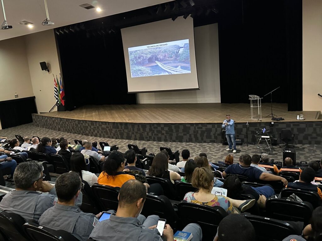 Você está visualizando atualmente Capacitação para atendimento de emergências químicas acontece em Mogi das Cruzes